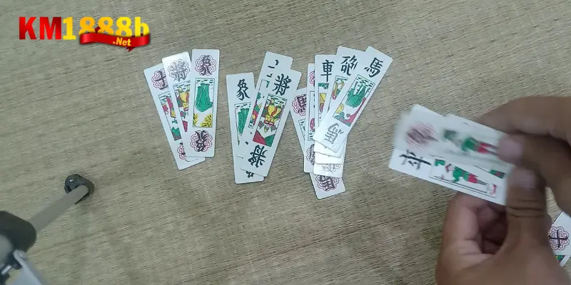 Cách đánh bài tam cúc đơn giản và dễ hiểu nhất cho tân binh 2 Cách đánh bài tam cúc cần chuẩn bị gì?